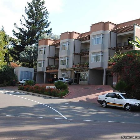 Room In Bb - Enjoy You Vacation Wail Staying In This Single Room Fit For 2 People Kigali Buitenkant foto