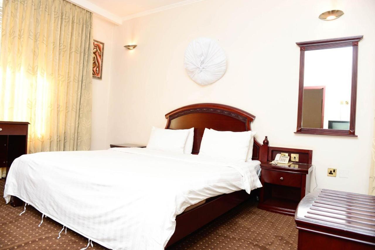 Room In Bb - Enjoy You Vacation Wail Staying In This Single Room Fit For 2 People Kigali Buitenkant foto