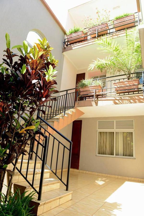 Room In Bb - Enjoy You Vacation Wail Staying In This Single Room Fit For 2 People Kigali Buitenkant foto
