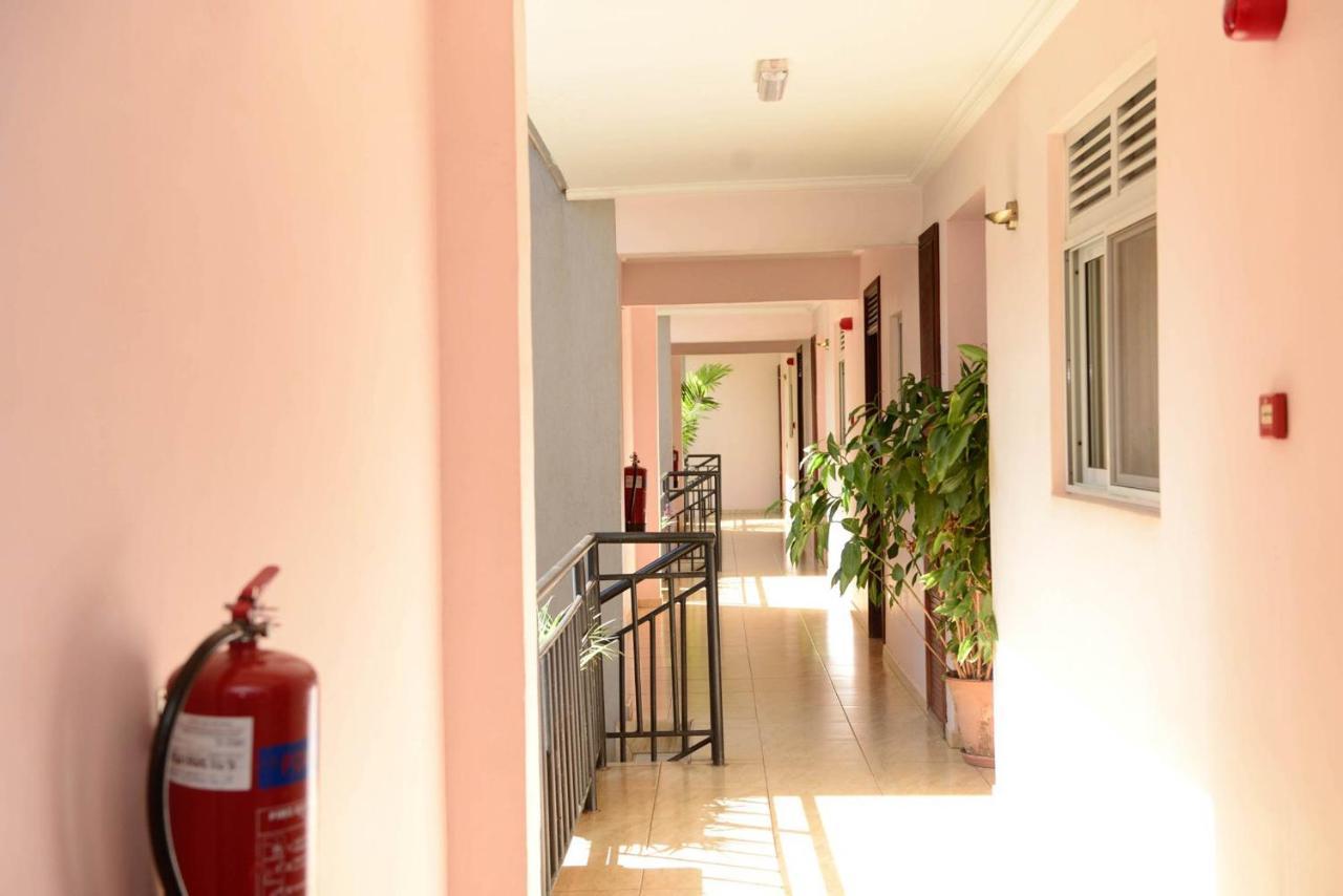 Room In Bb - Enjoy You Vacation Wail Staying In This Single Room Fit For 2 People Kigali Buitenkant foto