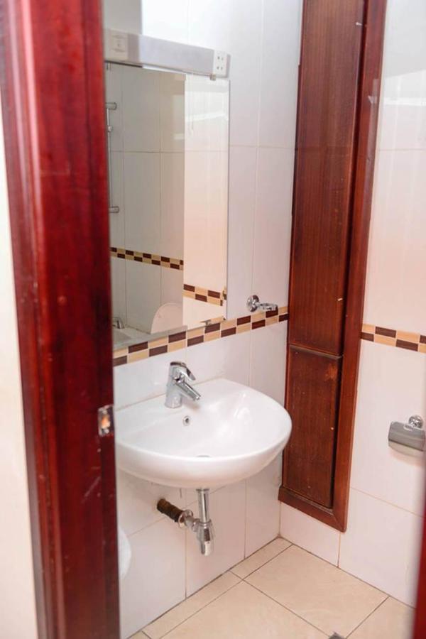 Room In Bb - Enjoy You Vacation Wail Staying In This Single Room Fit For 2 People Kigali Buitenkant foto